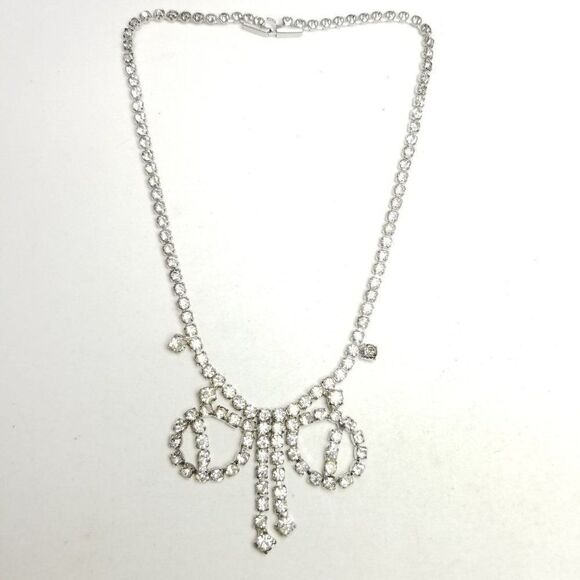 Vintage Rhinestone Bow Shape Center Collar Necklace, Retro Silver Tone Sparkle - Picture 8 of 8